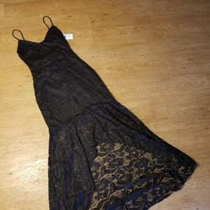 MUST GO! Lace Maxi Dress